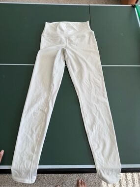 ALO Yoga Cream High-Waist Leggings